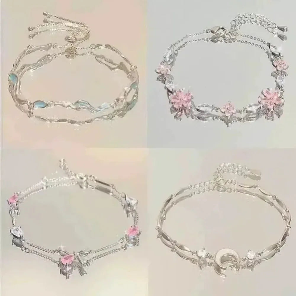 Pulsera Flor de Cerezo Rosa con Cristales – Diseño Luna y Moño Ajustable.